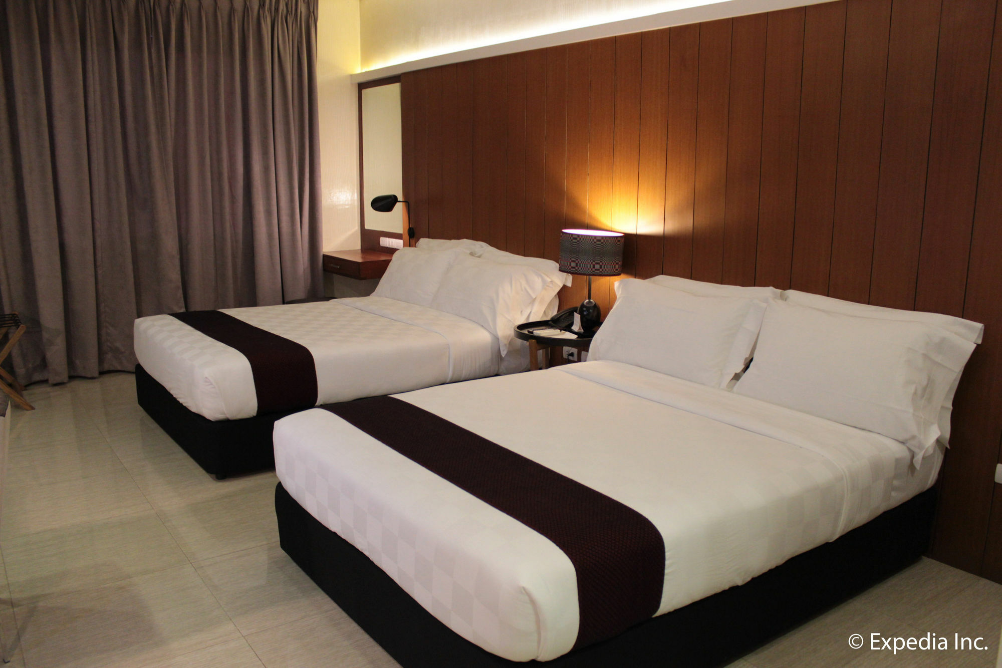 One Vittoria Hotel Виган Экстерьер фото